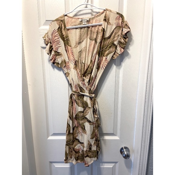 Billabong Summer Dress - Picture 1 of 5